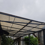 Бронзовый прозрачный шифер в пасмурную погоду